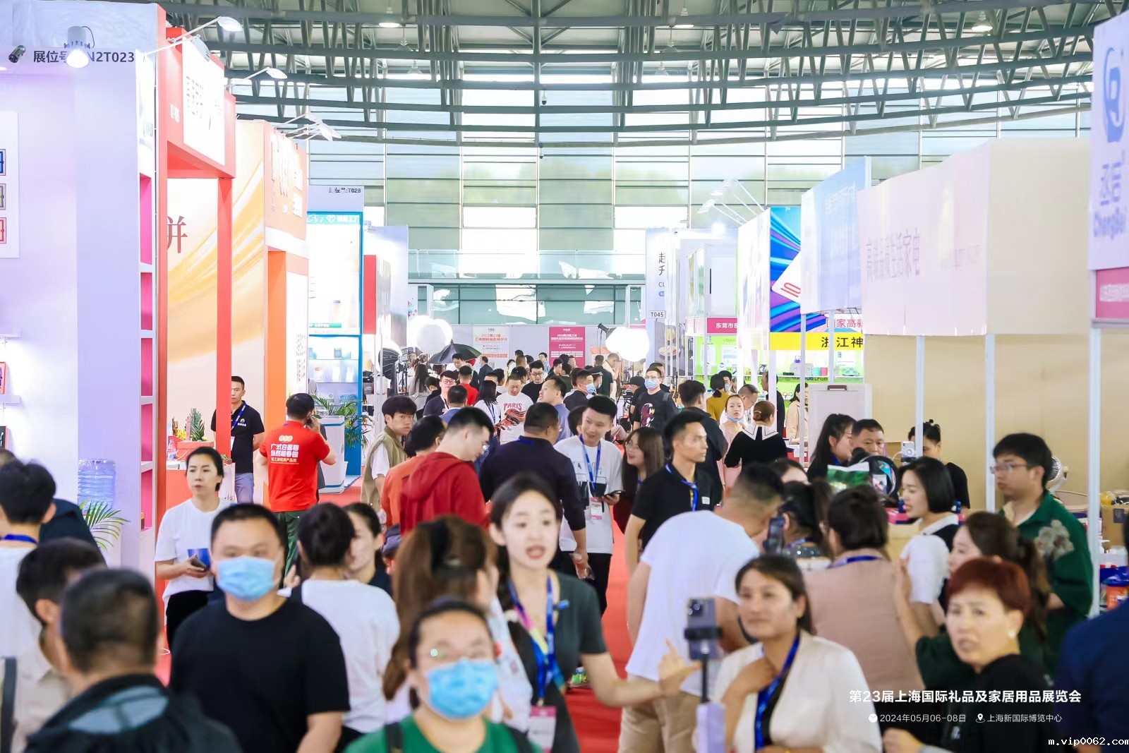 全新展示布局升级,打造华东地区优选礼品一站式采购平台!